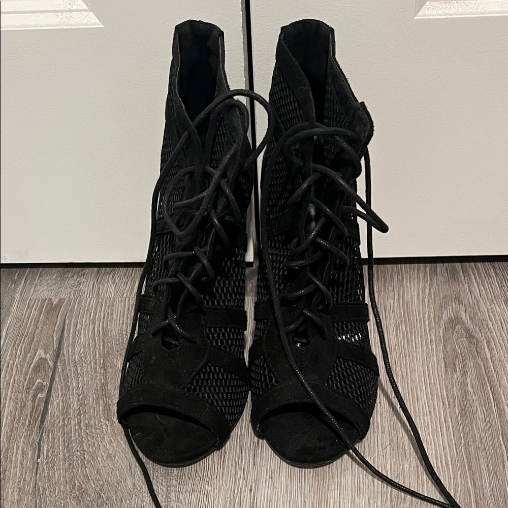 Elegant Black Lace-Up Women's Shoes